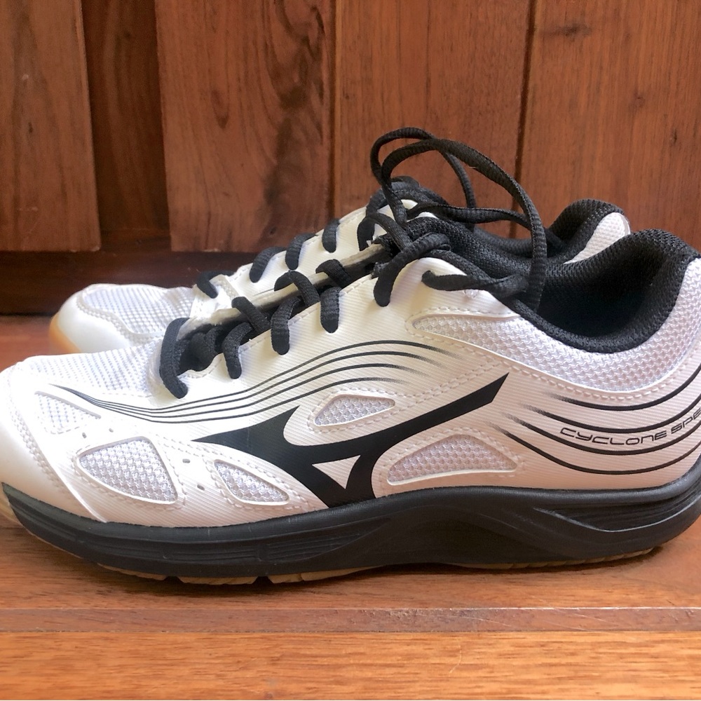 Muzuno Cyclone Speed 3 Volleyball shoes